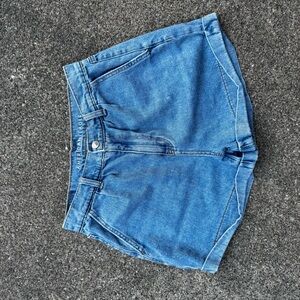 American Eagle Mom Short